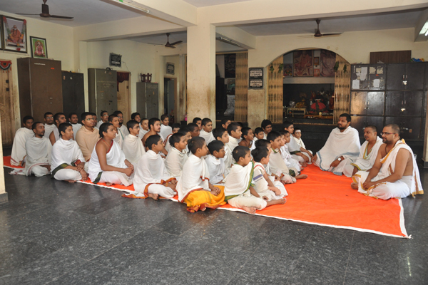 Students at Sri Bharathi Teertha Veda Smartha Sastra Patasala