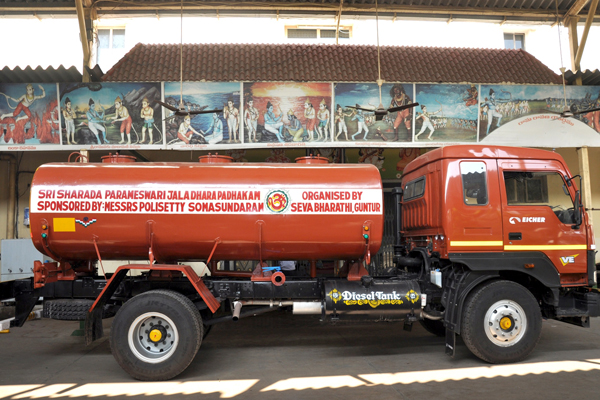 10,000 Litres Capacity Water Tanker for Water Distribution