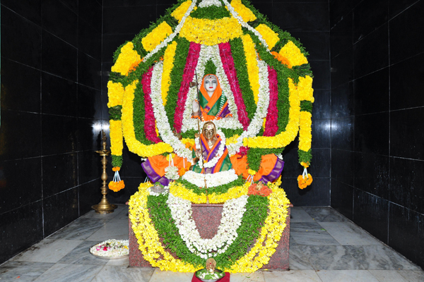 Participate in Sevas at Sri Sringeri Shankar Math Guntur
